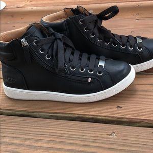 Women’s UGG sneaker